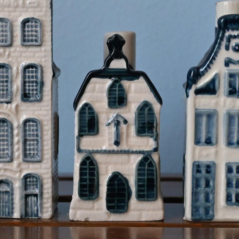 Vintage KLM Delft Blue Miniature House Bottle #7 Rynbende Holland